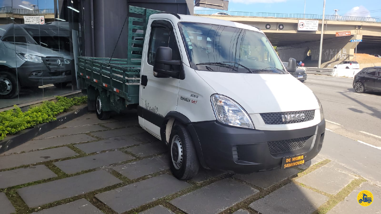 CAMINHAO IVECO DAILY 30-130 Boiadeiro Toco 4x2 De Nigris Van Center - MB SAO PAULO SÃO PAULO SP